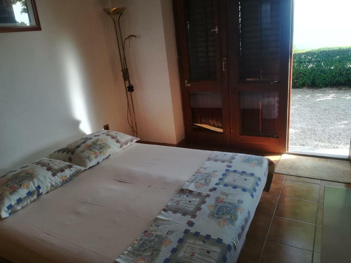 Apartmani Ujdur オミシュ エクステリア 写真