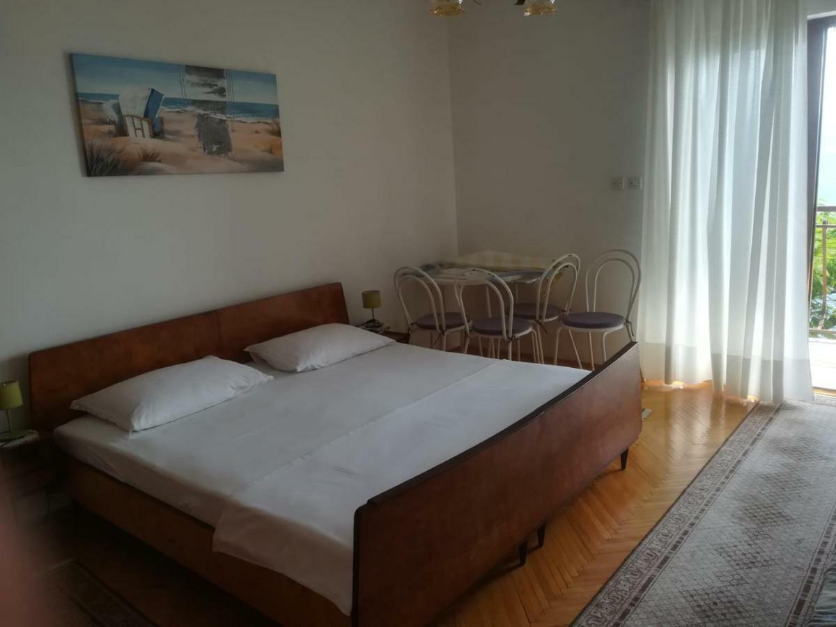 Apartmani Ujdur オミシュ エクステリア 写真