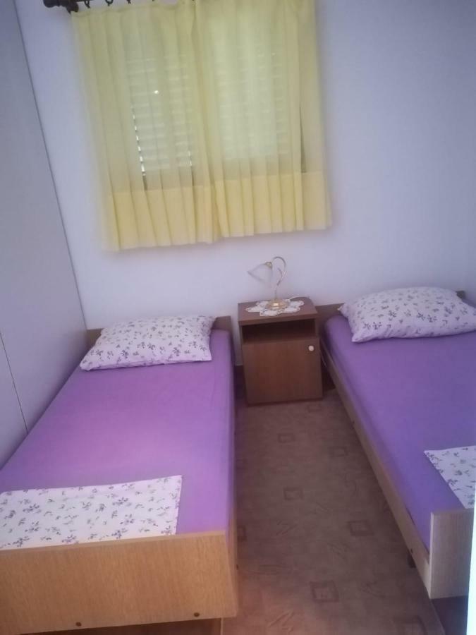 Apartmani Ujdur オミシュ エクステリア 写真