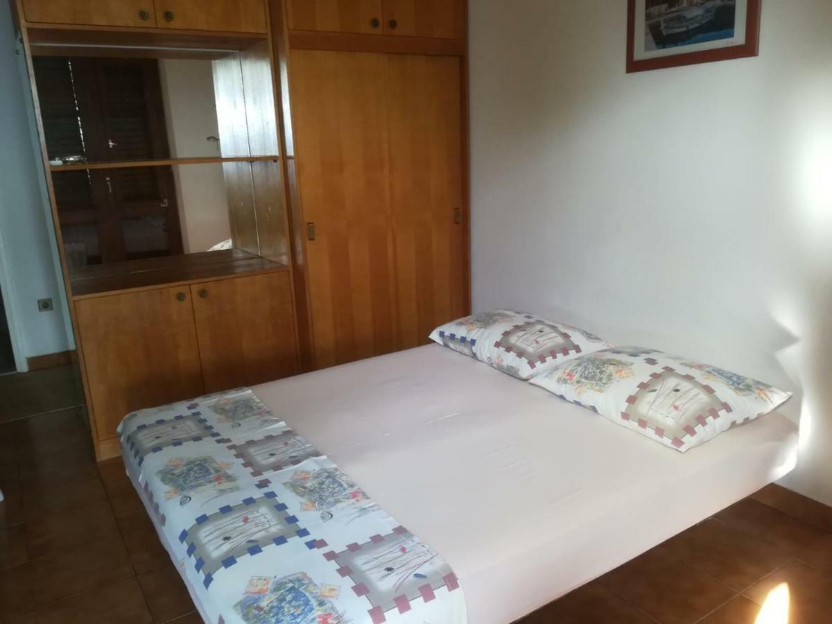 Apartmani Ujdur オミシュ エクステリア 写真