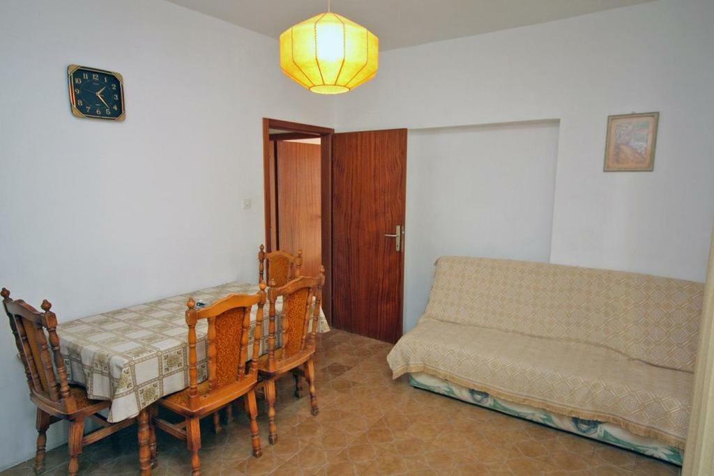Apartmani Ujdur オミシュ エクステリア 写真