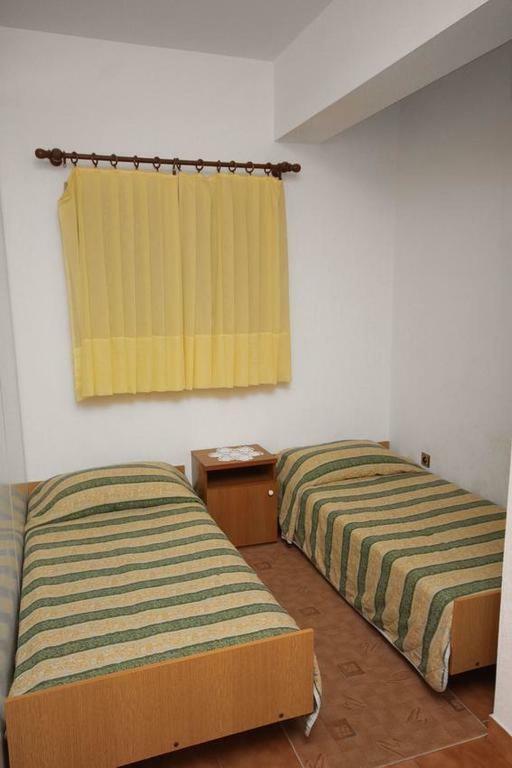 Apartmani Ujdur オミシュ エクステリア 写真