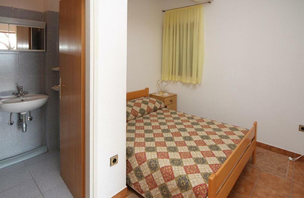 Apartmani Ujdur オミシュ エクステリア 写真